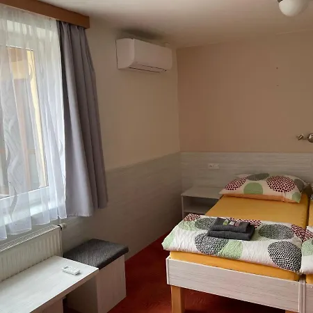 Orlovna Casa de hóspedes 3*